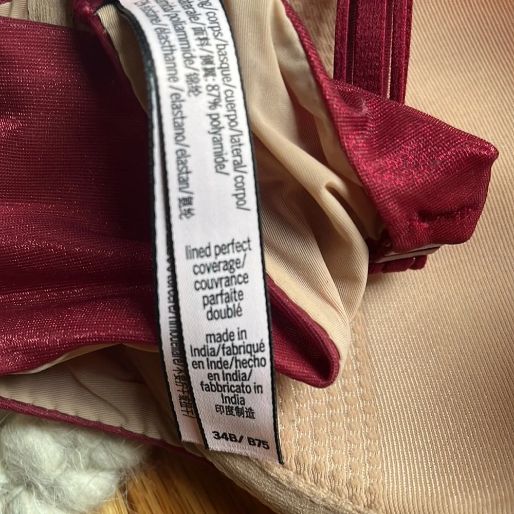 NWOT Vic Sec bra - Picture 7 of 7